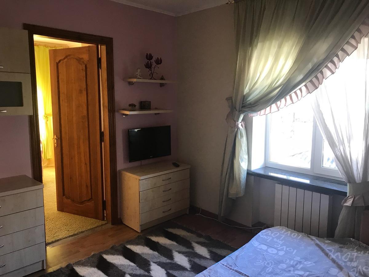 Apartment On Nebesnoi Sotni Zsitomir Kültér fotó